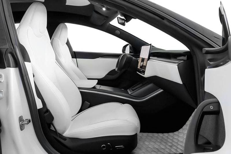 2023 Tesla Model S PLAID thumbnail 8