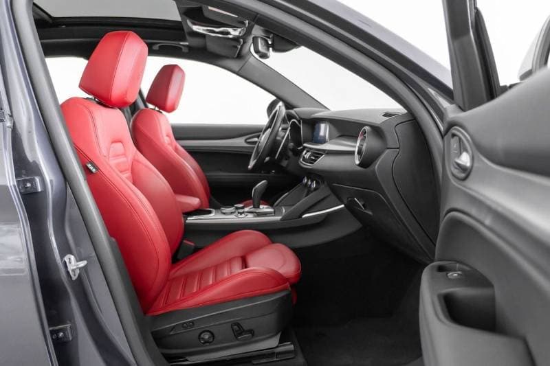 2023 Alfa Romeo Stelvio VELOCE thumbnail 7