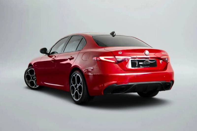 2023 Alfa Romeo Giulia VELOCE thumbnail 2