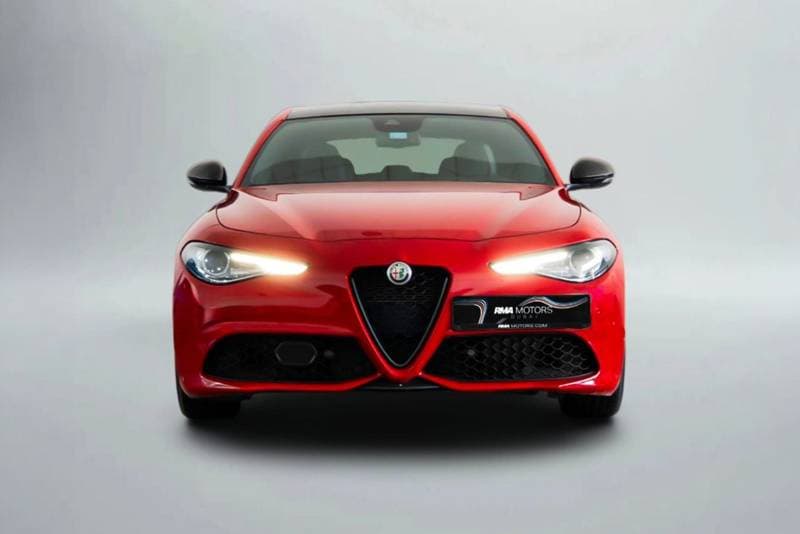 2023 Alfa Romeo Giulia VELOCE thumbnail 3