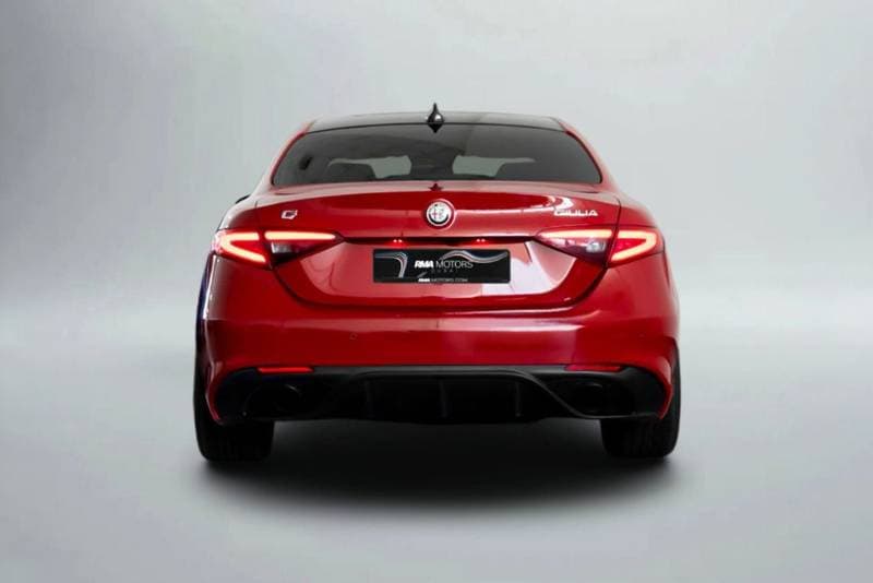 2023 Alfa Romeo Giulia VELOCE thumbnail 4