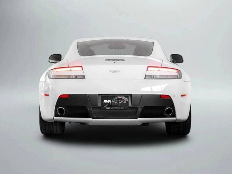 2016 Aston Martin Vantage Standard thumbnail 4