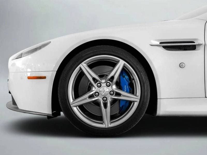 2016 Aston Martin Vantage Standard thumbnail 6