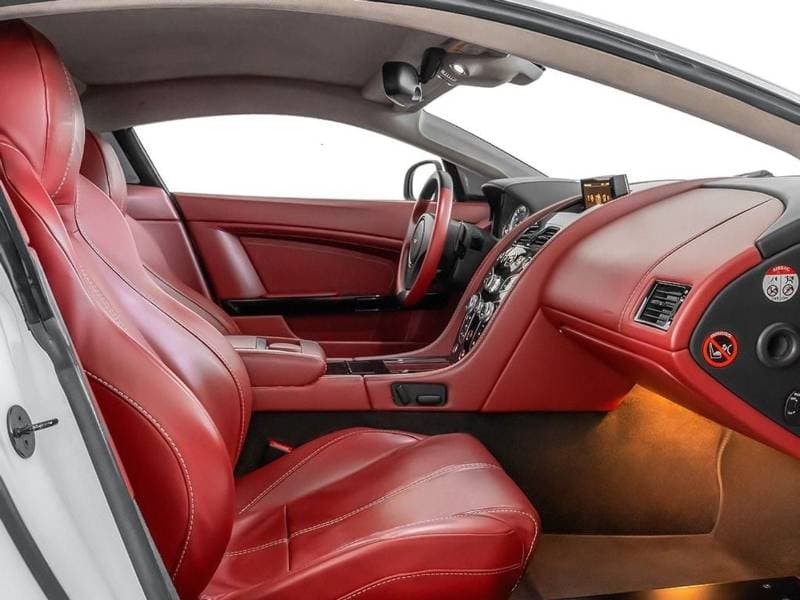 2016 Aston Martin Vantage Standard thumbnail 8