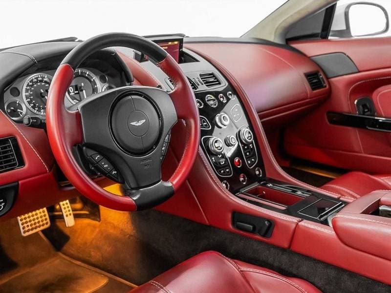 2016 Aston Martin Vantage Standard thumbnail 7