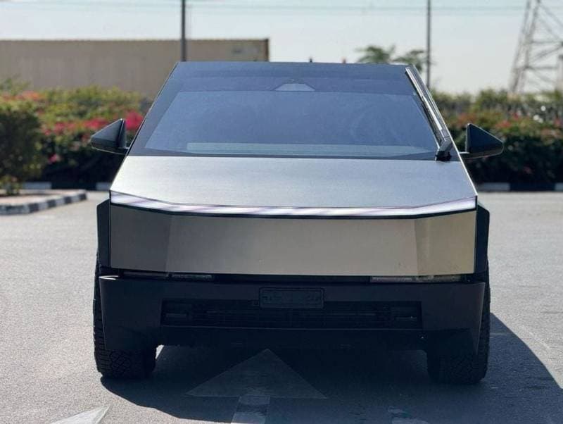 2024 Tesla Cybertruck FOUNDATION SERIES AWD thumbnail 2