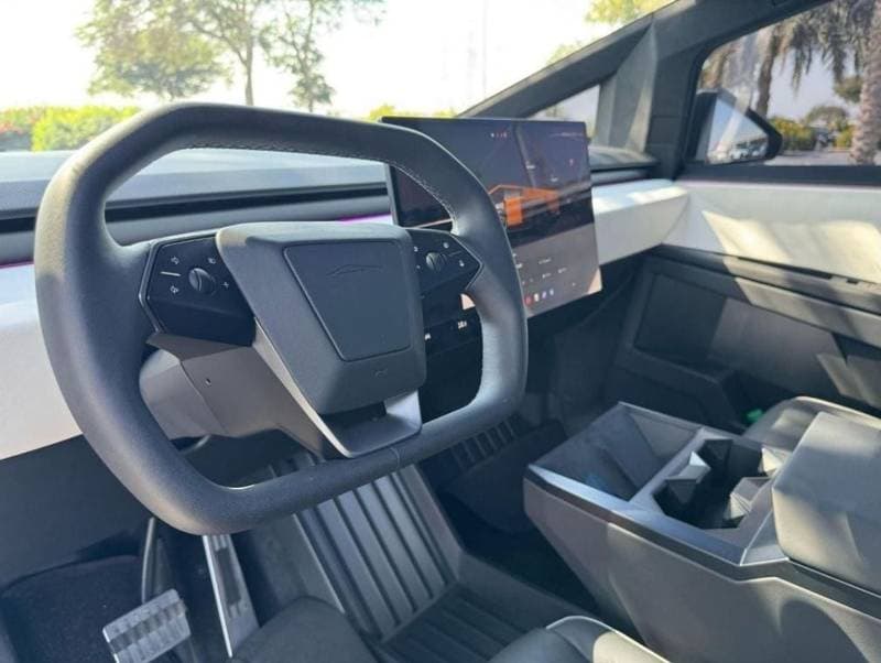 2024 Tesla Cybertruck FOUNDATION SERIES AWD thumbnail 8