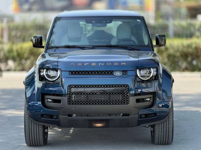 2026 Land Rover Defender OCTA thumbnail 2
