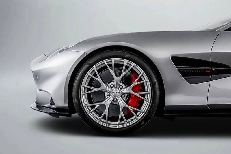 2025 Aston Martin Vanquish Standard thumbnail 6