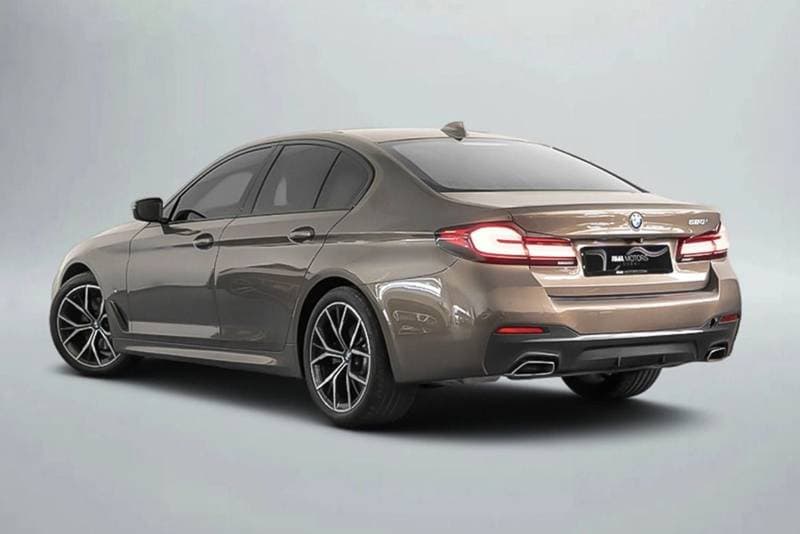 2021 BMW 520i M Sport thumbnail 2