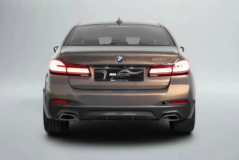 2021 BMW 520i M Sport thumbnail 4