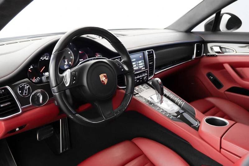 2016 Porsche Panamera STD thumbnail 6