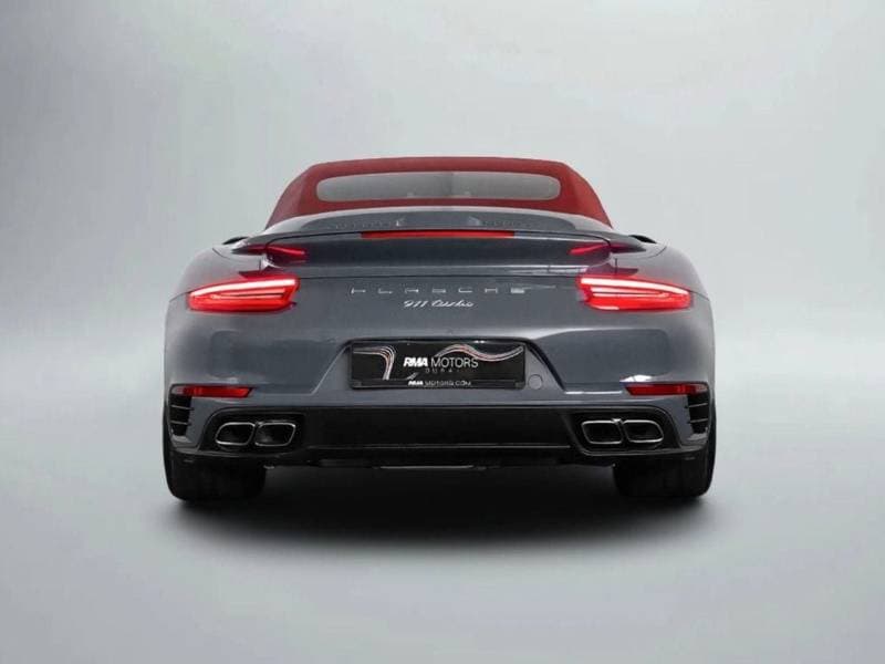 2017 Porsche 911 TURBO thumbnail 4