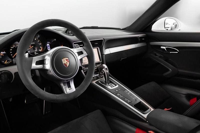 2015 Porsche 911 GT3 thumbnail 5