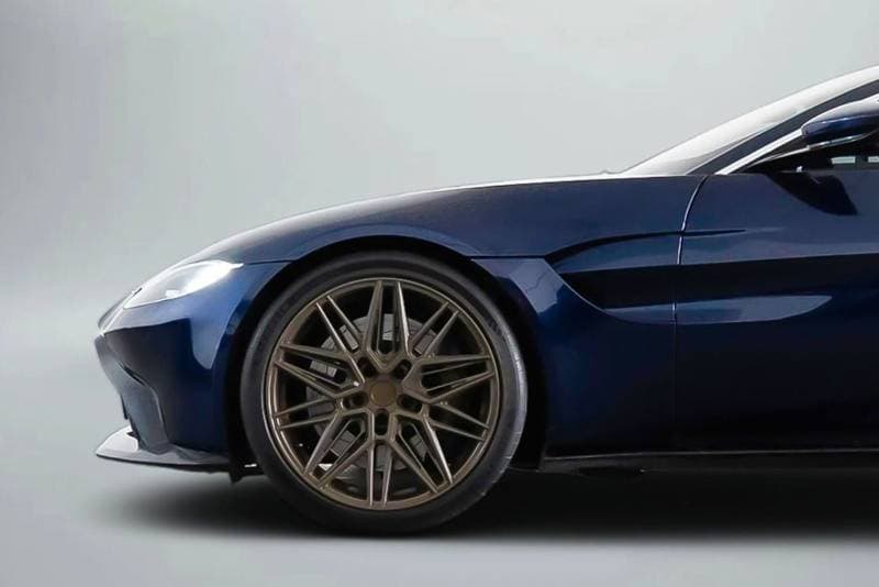 2019 Aston Martin Vantage STANDARD thumbnail 6