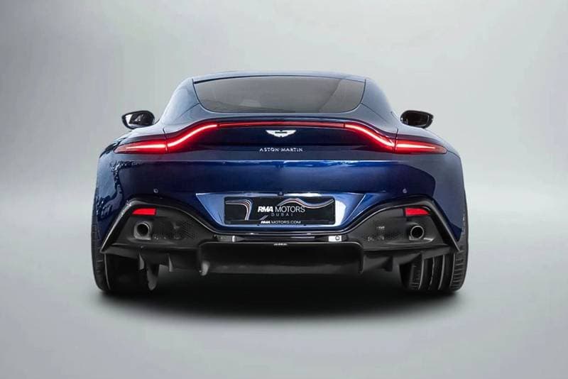 2019 Aston Martin Vantage STANDARD thumbnail 4
