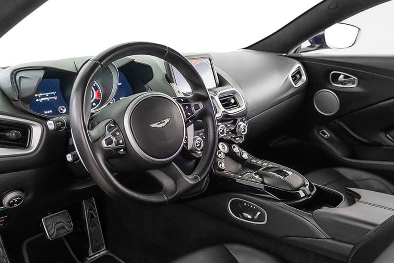 2019 Aston Martin Vantage STANDARD thumbnail 7