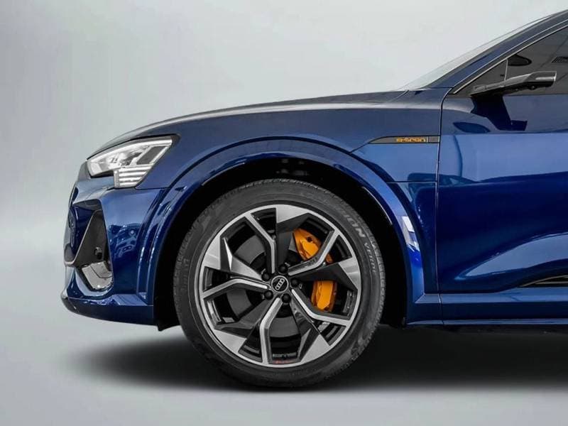 2023 Audi e tron S thumbnail 6