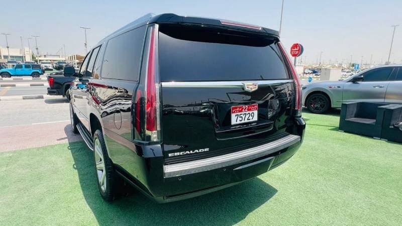 2018 Cadillac Escalade ESV PREMIUM LUXURY thumbnail 6