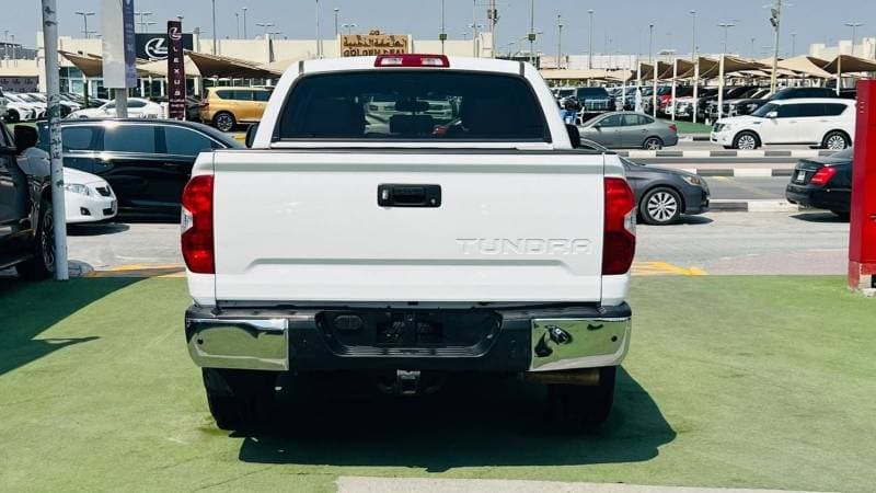 2015 Toyota Tundra STANDARD thumbnail 4