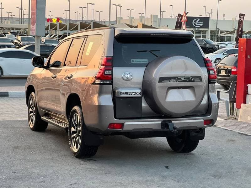 2022 Toyota Prado GXR thumbnail 6