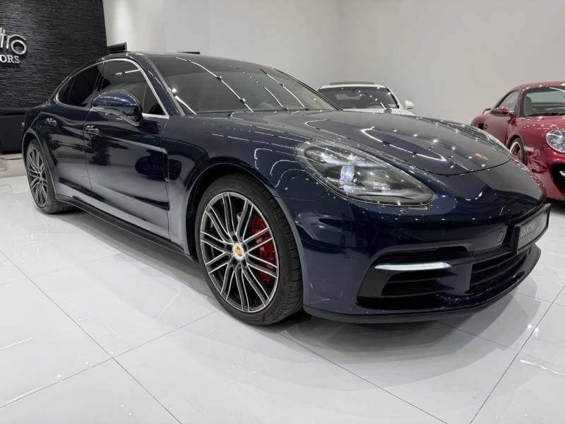 2017 Porsche Panamera 4S thumbnail 3