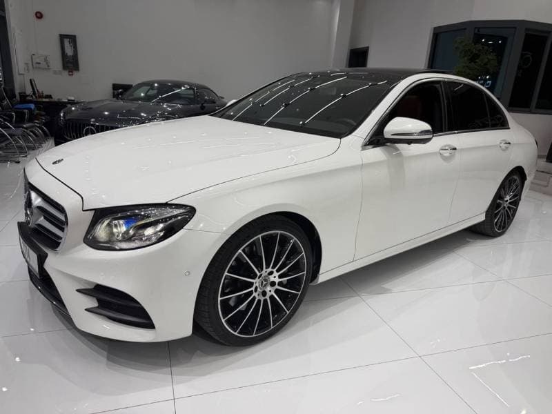 2020 Mercedes Benz E300 AMG thumbnail 4
