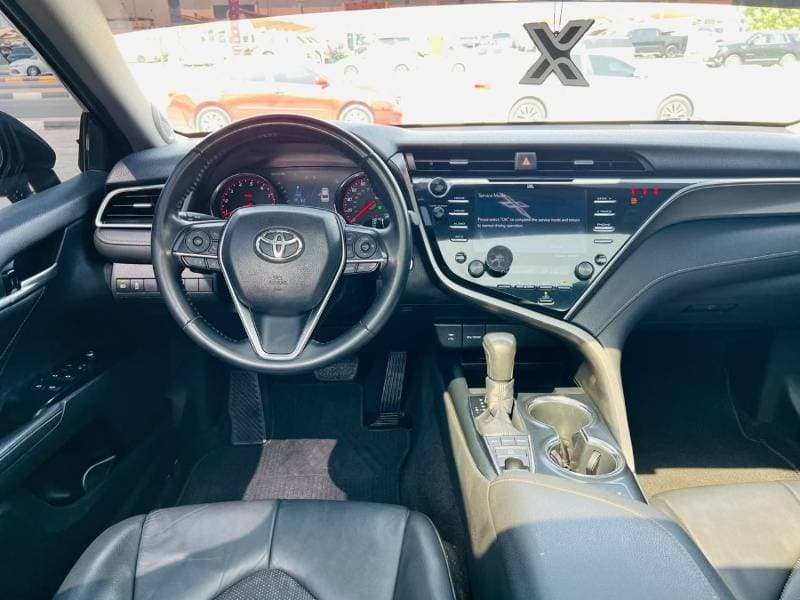 2018 Toyota Camry SE thumbnail 8