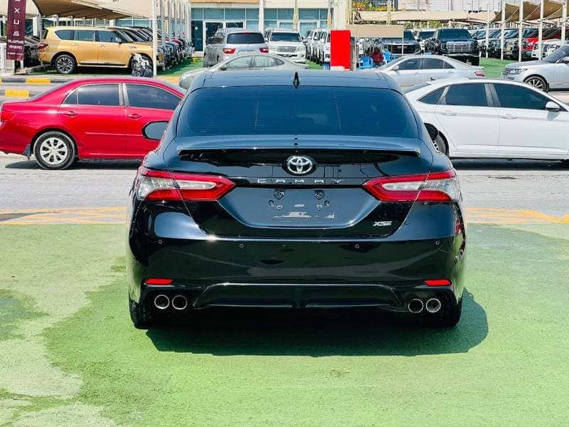 2018 Toyota Camry SE thumbnail 4