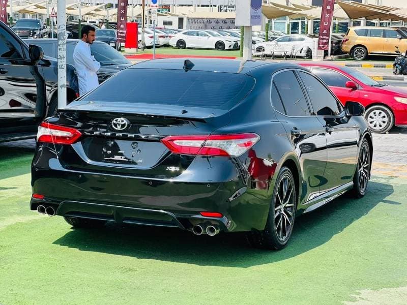 2018 Toyota Camry SE thumbnail 5