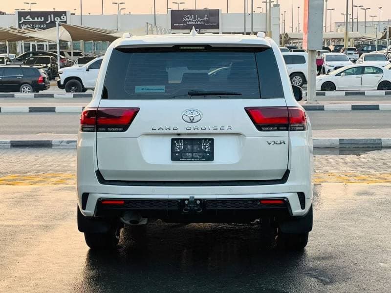 2024 Toyota Land Cruiser VXR thumbnail 4