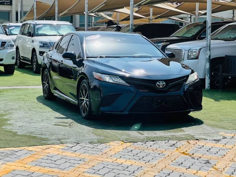 2018 Toyota Camry SE thumbnail 2