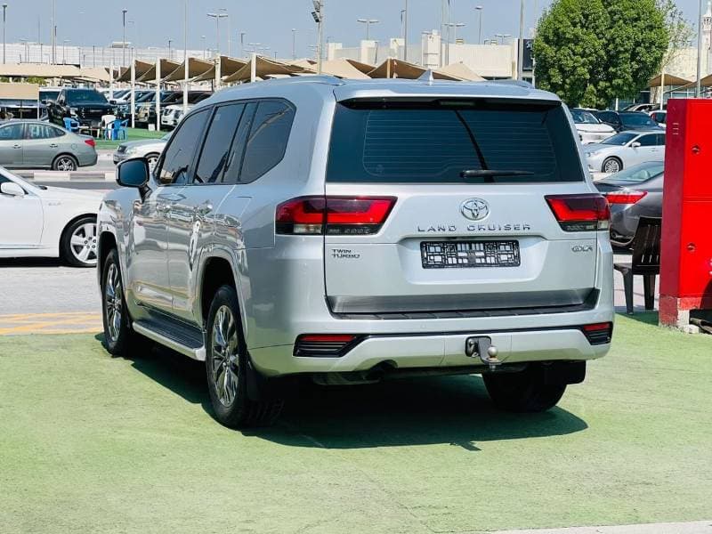 2022 Toyota Land Cruiser GXR thumbnail 6