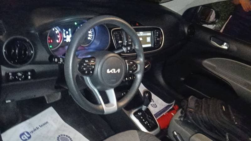 2022 Kia Pegas EX thumbnail 2