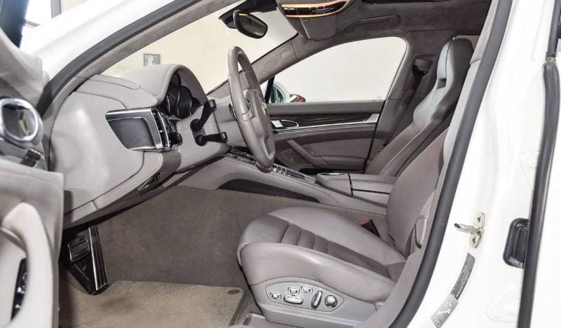 2010 Porsche Panamera TURBO thumbnail 4