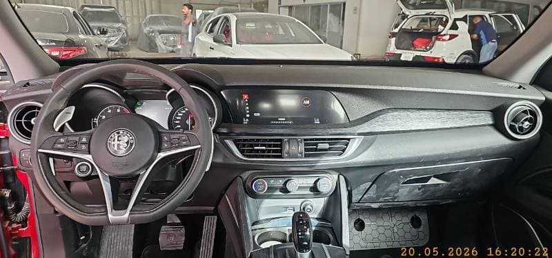 2020 Alfa Romeo Stelvio SUPER thumbnail 6