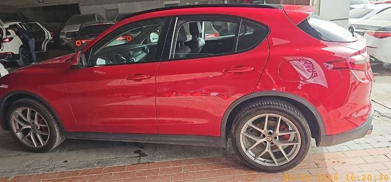 2020 Alfa Romeo Stelvio SUPER thumbnail 7