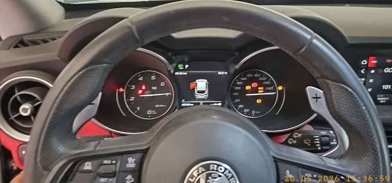 2020 Alfa Romeo Stelvio SUPER thumbnail 4