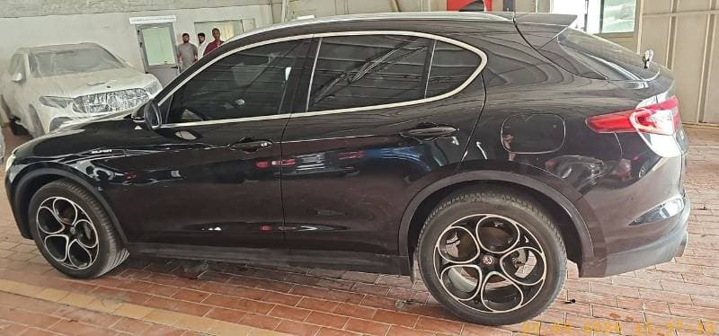 2020 Alfa Romeo Stelvio SUPER thumbnail 7