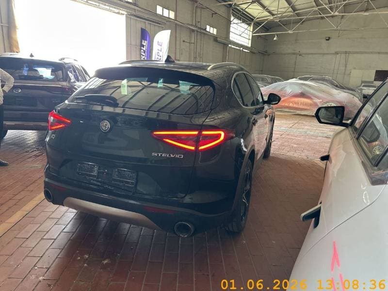 2020 Alfa Romeo Stelvio SUPER thumbnail 8