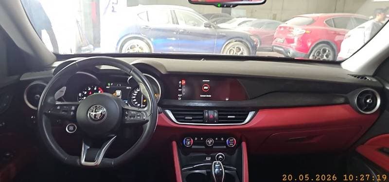 2020 Alfa Romeo Stelvio SUPER thumbnail 6