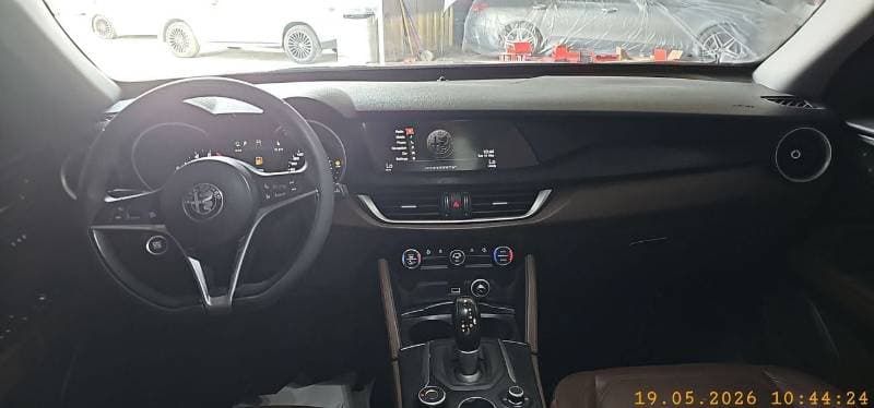 2020 Alfa Romeo Stelvio S thumbnail 6