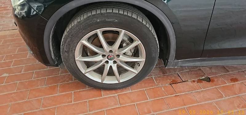 2020 Alfa Romeo Stelvio SUPER thumbnail 2