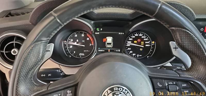 2020 Alfa Romeo Stelvio SUPER thumbnail 4