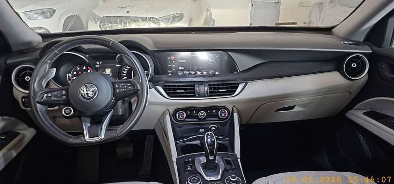 2020 Alfa Romeo Stelvio SUPER thumbnail 6