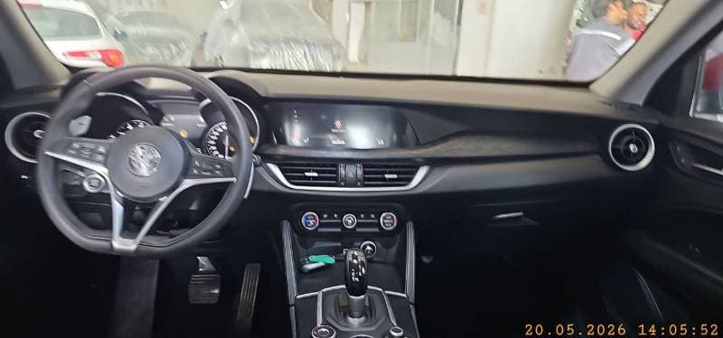 2020 Alfa Romeo Stelvio SUPER thumbnail 6