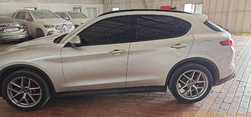 2020 Alfa Romeo Stelvio SUPER thumbnail 6