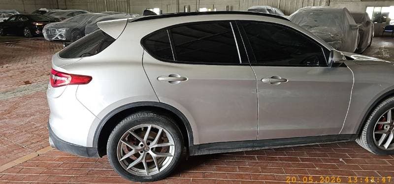 2020 Alfa Romeo Stelvio SUPER thumbnail 7