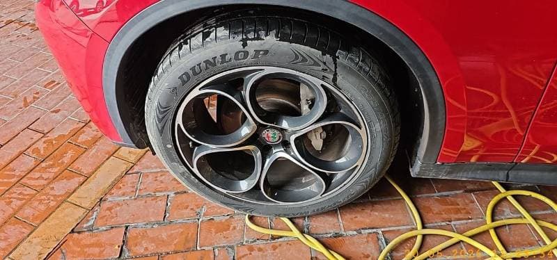 2020 Alfa Romeo Stelvio SUPER thumbnail 2