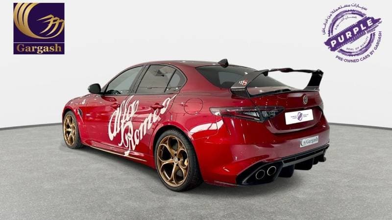 2025 Alfa Romeo Giulia QUADRIFOGLIO thumbnail 6